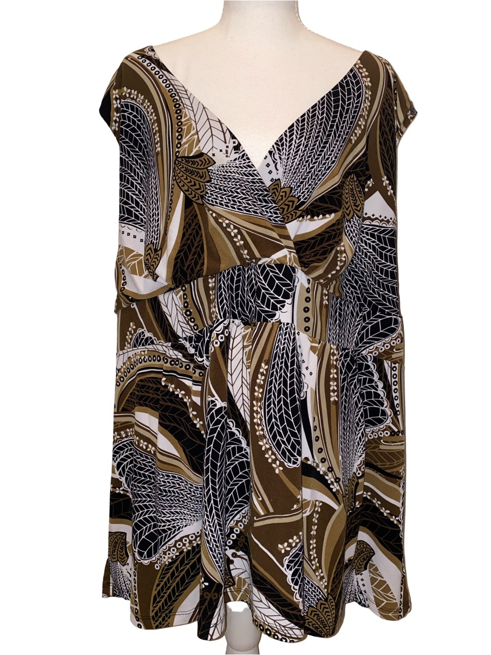 CATO Woman Plus Size 26/28W Brown Black Abstract Print Empire Waist Tunic Top